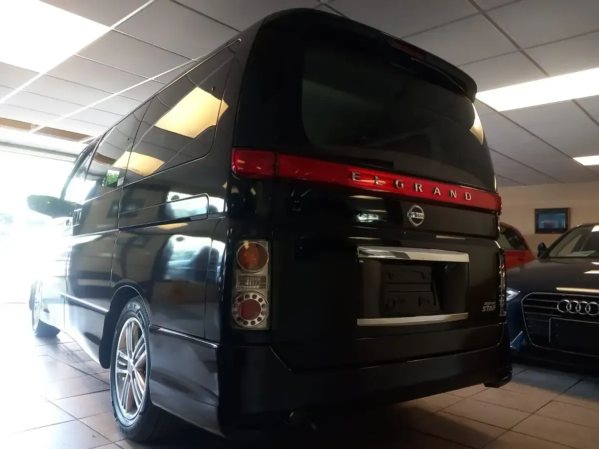 Used Nissan Elgrand 2008 Black MPV