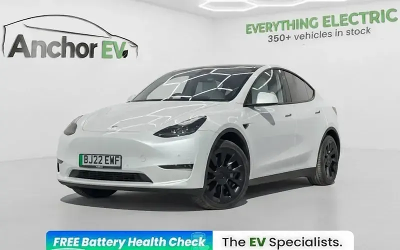 Used Tesla Model Y Long Range AWD 286 kW (389 HP) 2025 SUV