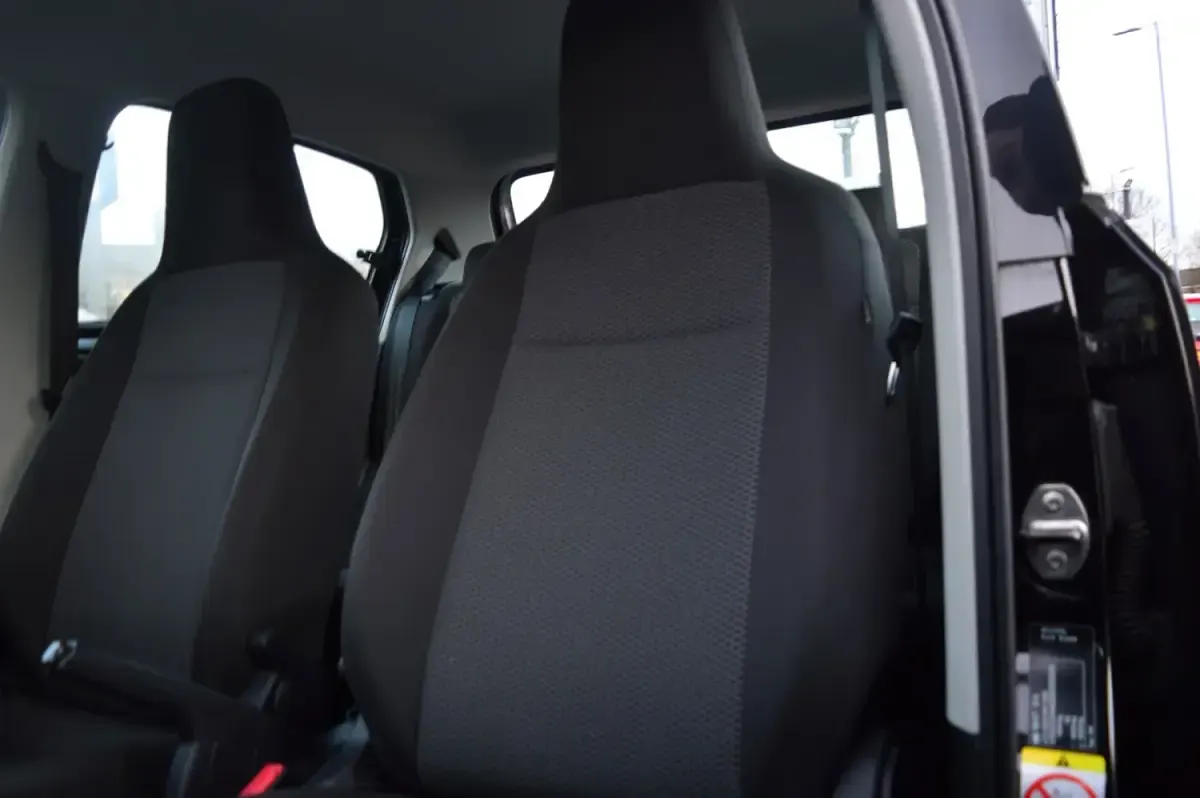 Usado Seat Mii 60 CV (44 kW) 2013 Negro Utilitario
