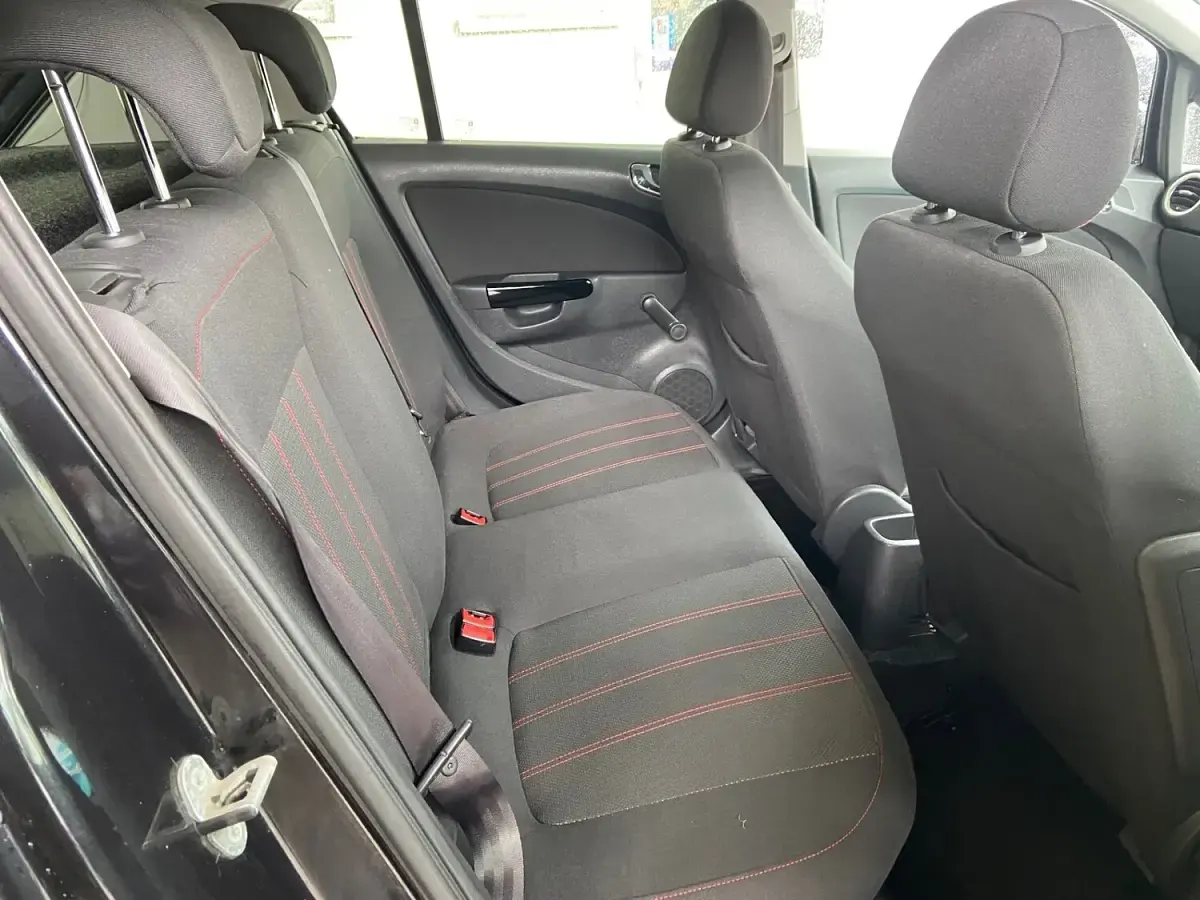 Used Vauxhall Corsa 100 HP (73 kW) 2014 Black Hatchback