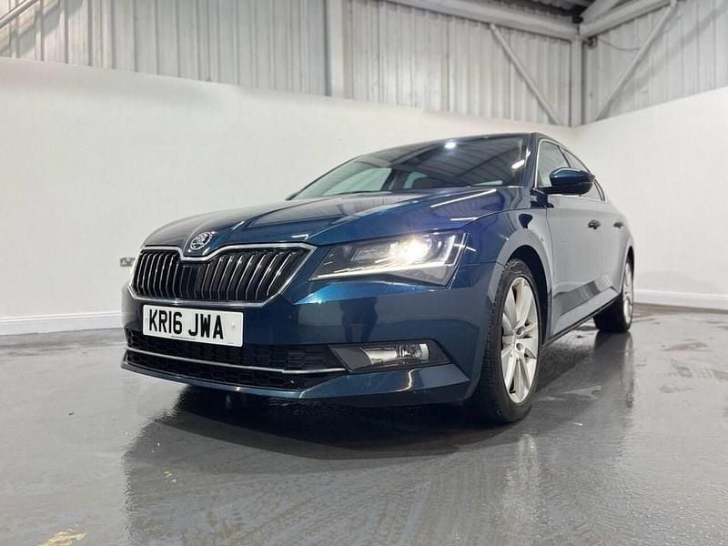Used Skoda Superb SE L Executive 190 HP (139 kW) 2016 Blue Hatchback