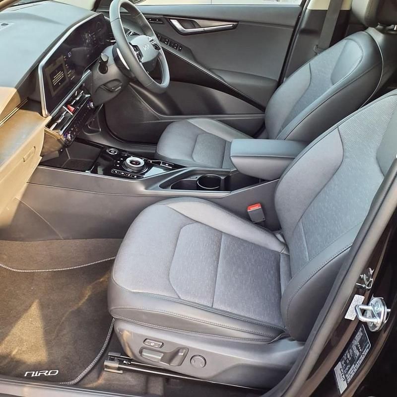 Used Kia Niro 148 kW (202 HP) 2024 Black SUV