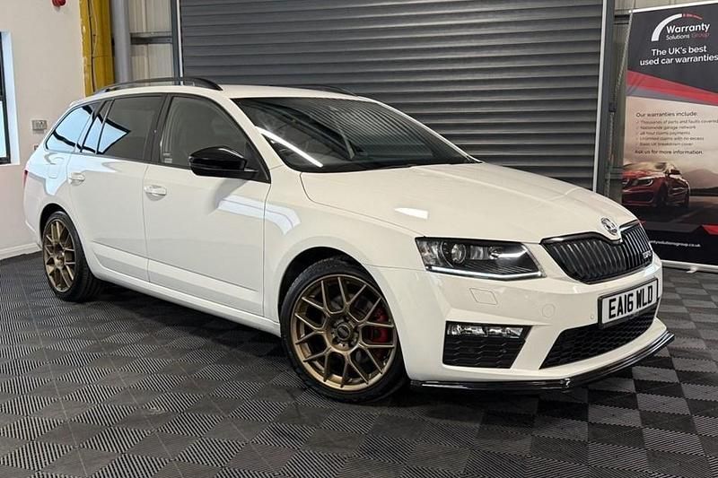 White Used 2016 Skoda Octavia vRS Estate | £13,495 (Fair price) - Image 1/1