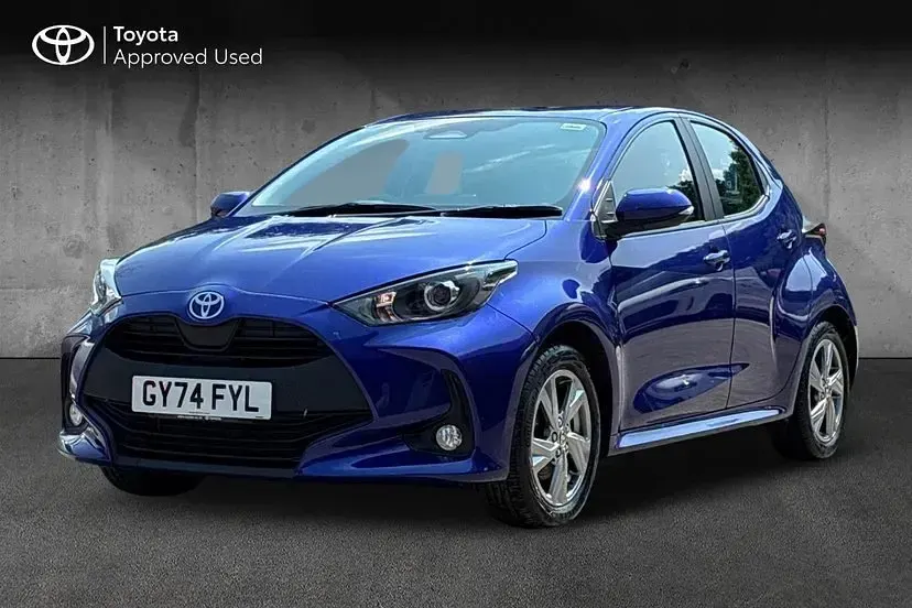 Used Toyota Yaris 116 HP (85 kW) 2024 Blue Hatchback