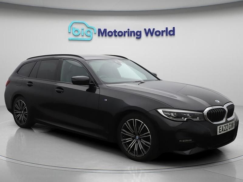 Black Used 2022 BMW 320 M Sport Estate | £23,400 (Fair price) - Image 1/4