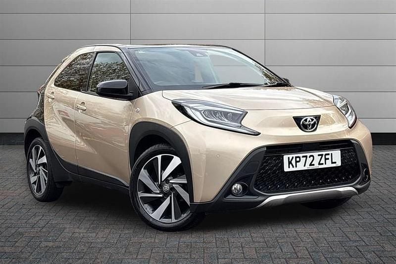 Brass gold with black roof Used 2022 Toyota Aygo X SUV | £13,699 - Image 1/3