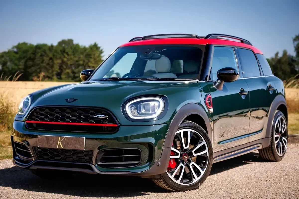 Used Mini John Cooper Works 306 HP (225 kW) 2022 Green Hatchback