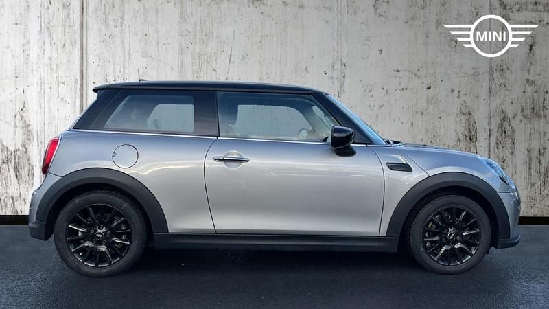 Used Mini Cooper Classic 134 HP (98 kW) 2022 Silver Hatchback
