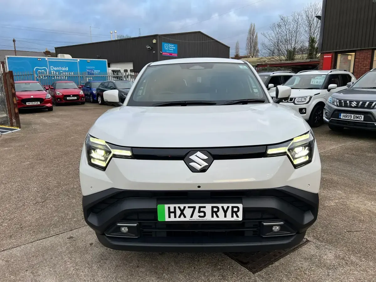 Used Suzuki e-Vitara 135 kW (184 HP) 2025 White SUV