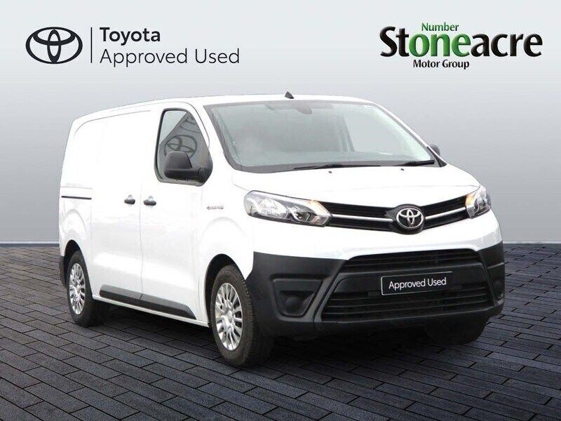White Used 2023 Toyota Proace Van | £17,000 (Fair price) - Image 1/2