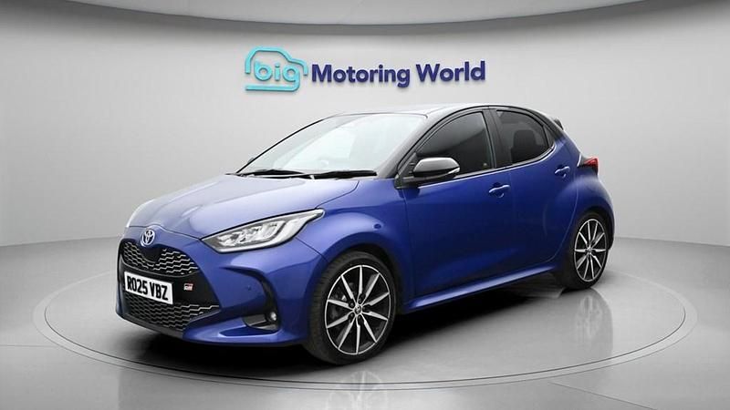 Used Toyota Yaris Hybrid Sport 130 HP (95 kW) 2025 Blue Hatchback