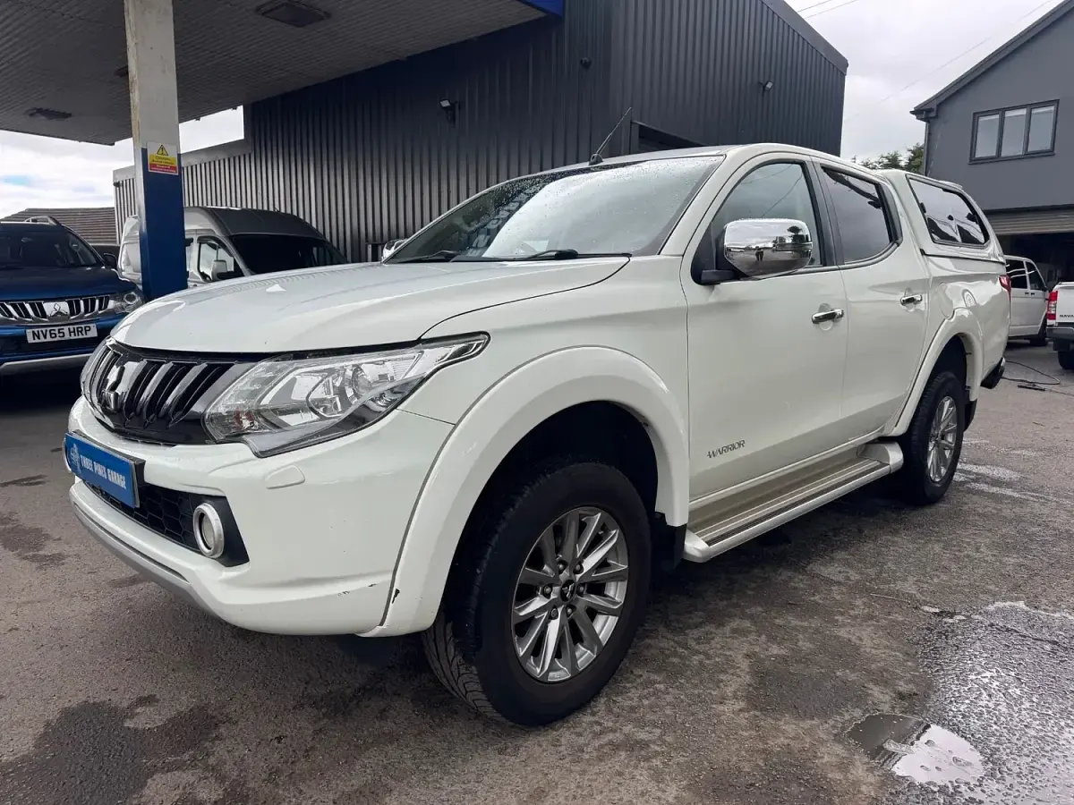 Used Mitsubishi L200 Warrior 181 HP (133 kW) 2018 White Pickup