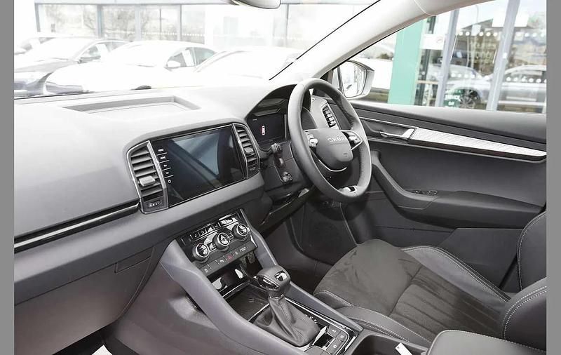 Used Skoda Karoq SE L 150 HP (110 kW) 2025 Brilliant silver metallic SUV