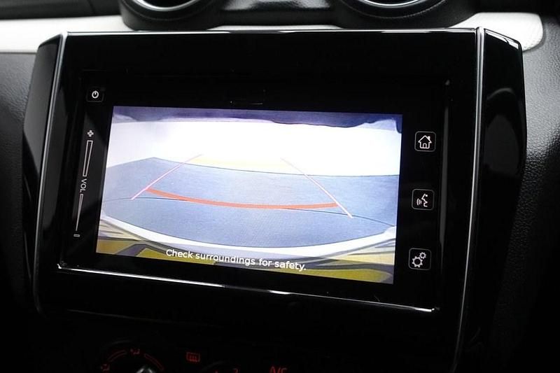 Used Suzuki Swift SZ-T 83 HP (61 kW) 2021 White Hatchback