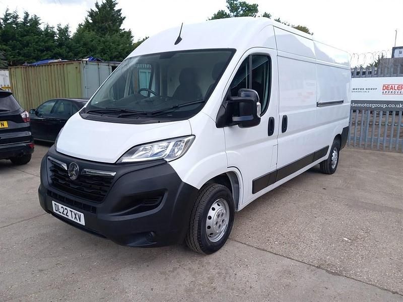 White Used 2022 Vauxhall Movano Van | £14,995 (Good price) - Image 1/4