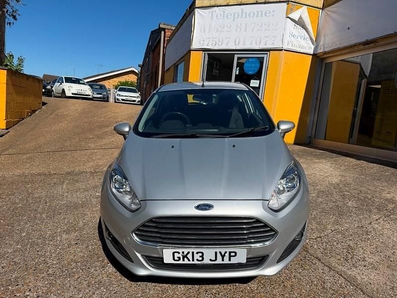 Usado Ford Fiesta Zetec 2013 Prateado