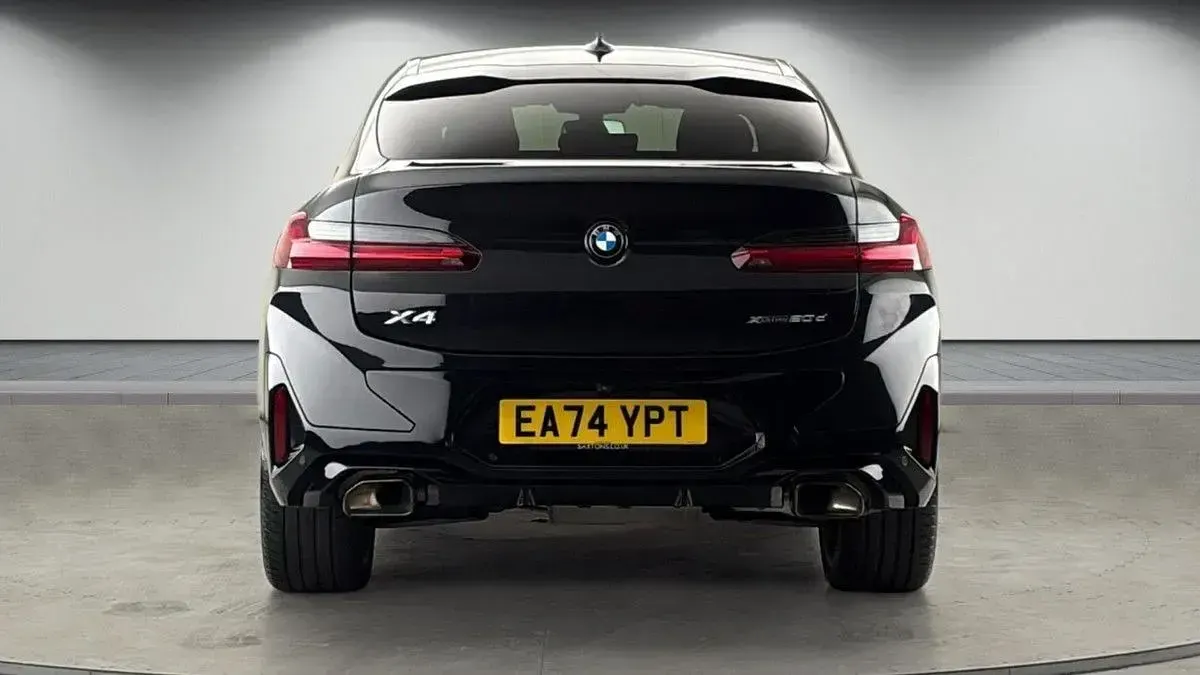 Usado BMW X4 M Sport 190 HP (139 kW) 2024 Preto SUV