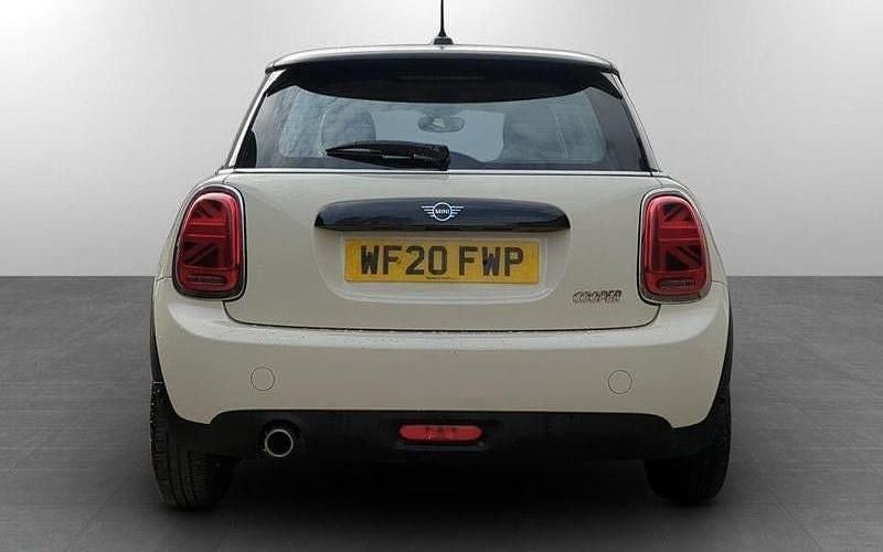 Used Mini Cooper Classic 136 HP (100 kW) 2020 White Hatchback