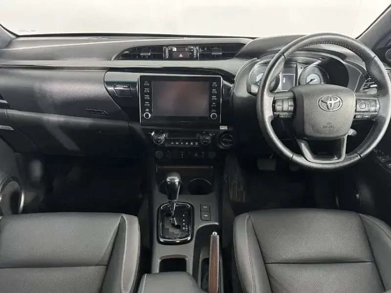 Used Toyota HiLux 204 HP (150 kW) 2024 Silver Pickup