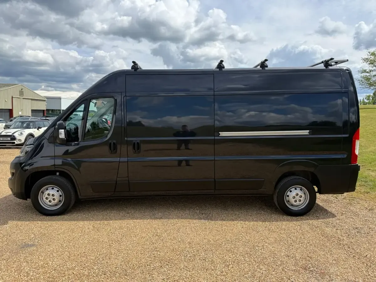 Used Peugeot Boxer Premium 140 HP (102 kW) 2023 Grey Van