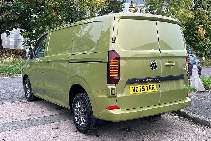 New VW Transporter Pro 2025 Green Van