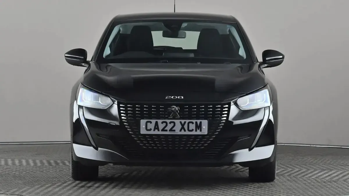 Gebraucht Peugeot 208 Active Premium 100 PS (73 kW) 2022 Schwarz Kleinwagen