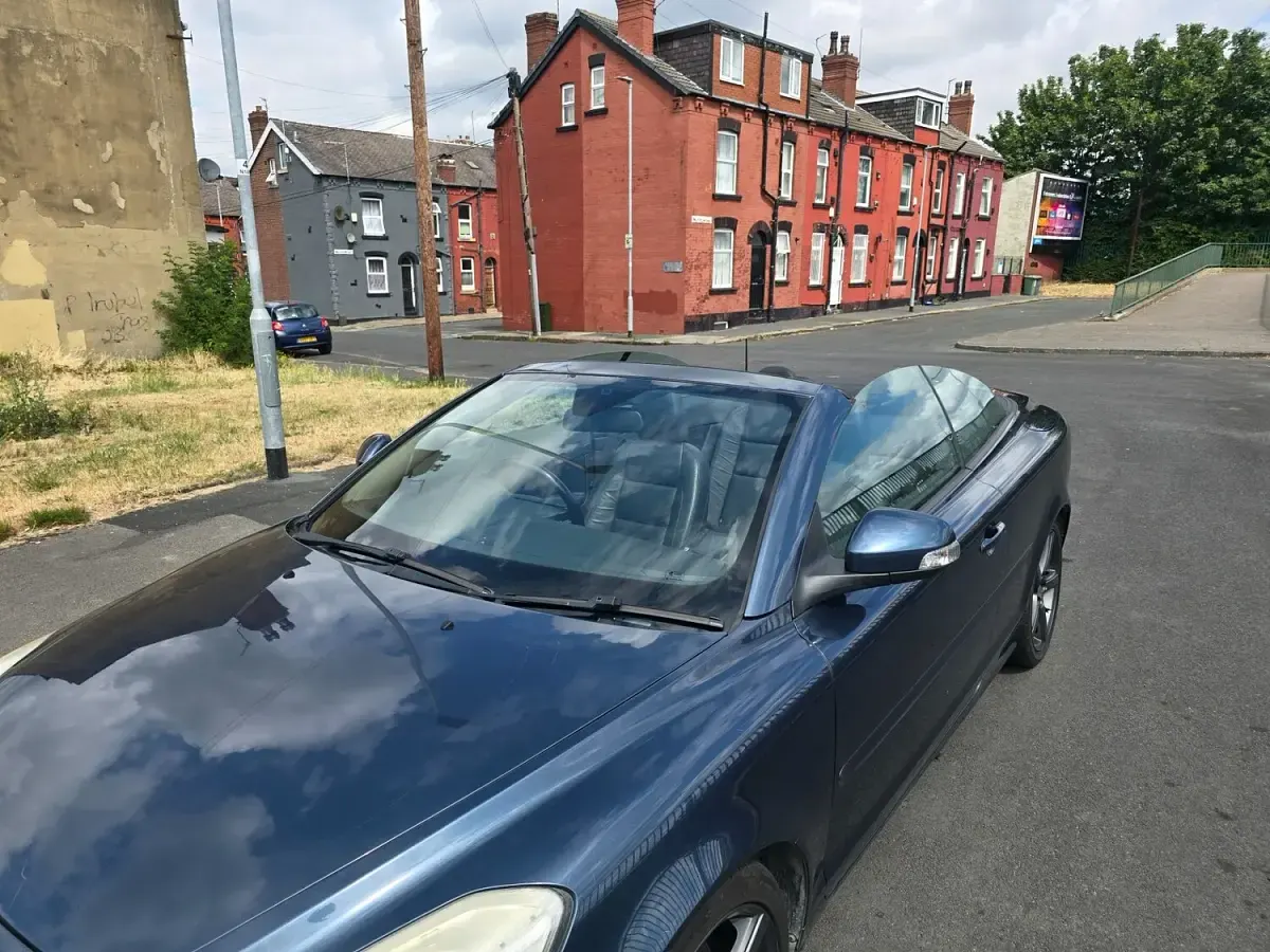 Used Volvo C70 SE Lux 230 HP (169 kW) 2010 Blue Cabriolet