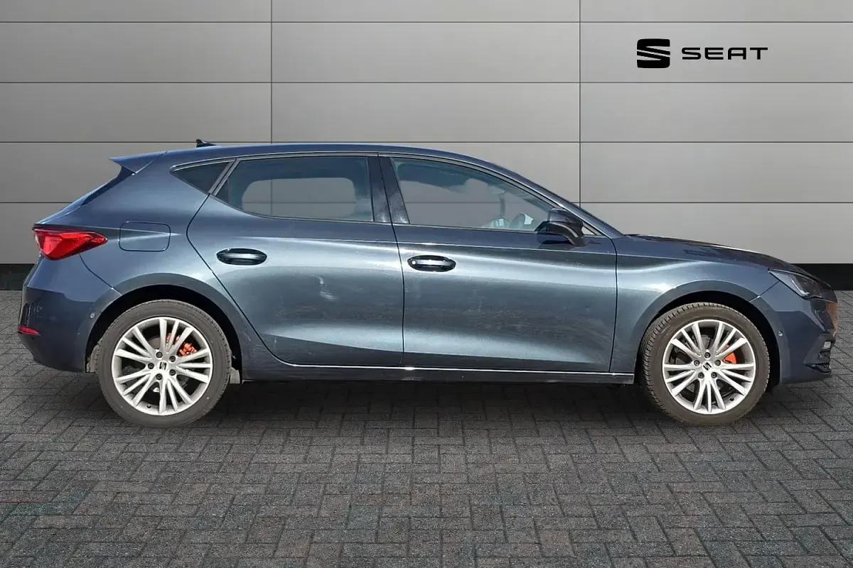 Used Seat Leon SE Dynamic 108 HP (79 kW) 2021 Grey Hatchback
