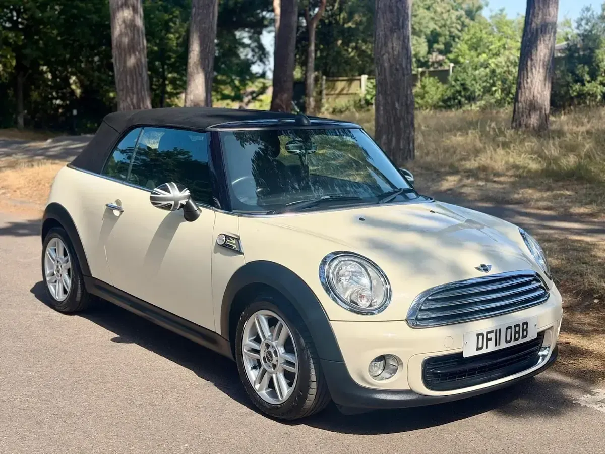 Used Mini ONE 98 HP (72 kW) 2011 White Hatchback