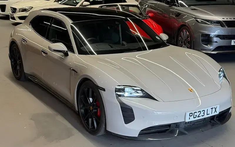 Używany Porsche Taycan Sport Turismo 439 kW (598 KM) 2023 Kombi