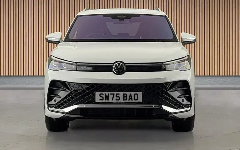 Used VW Tiguan R-line 204 HP (150 kW) 2025 Pure white/pure white SUV