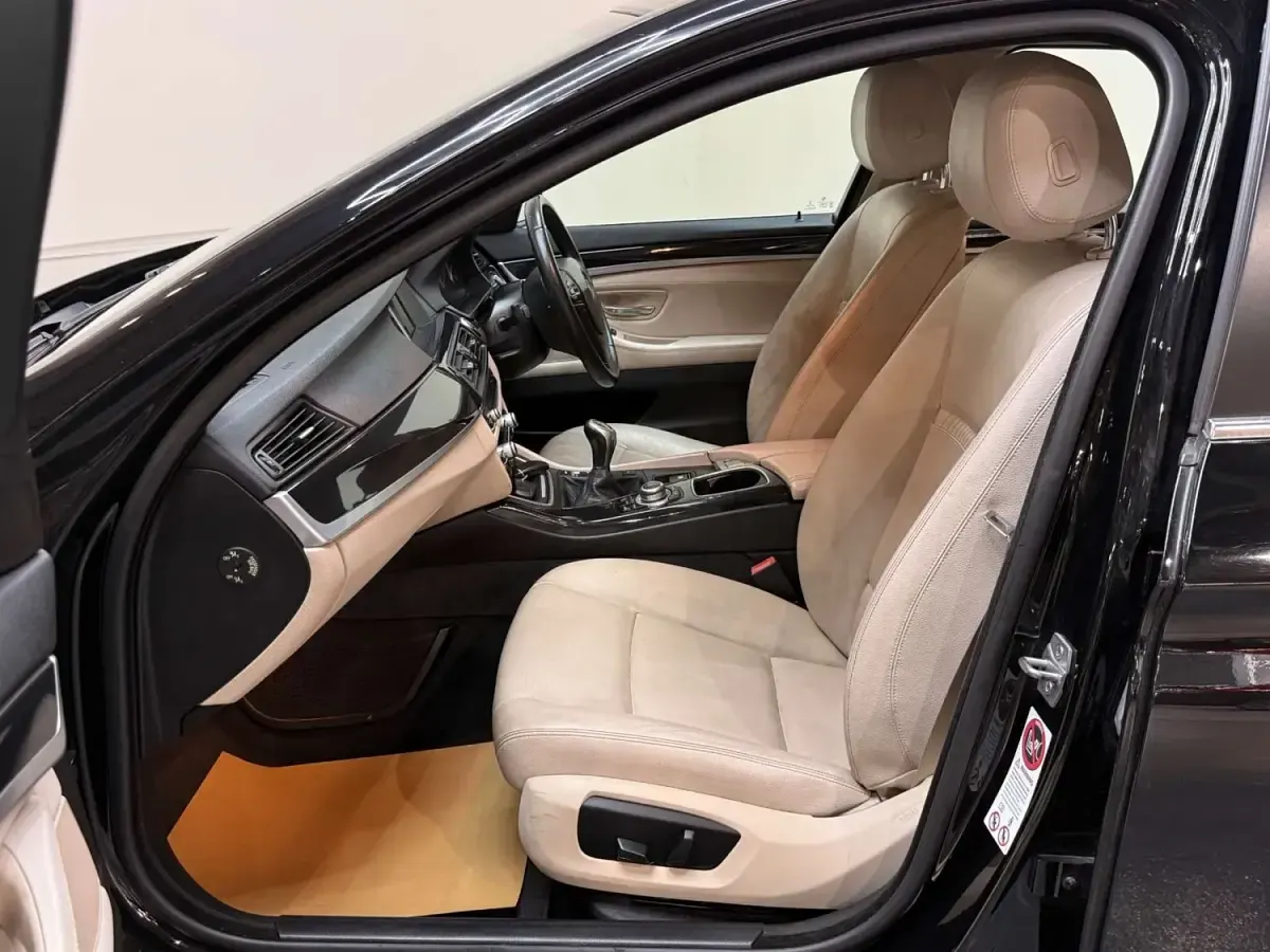 Usado BMW 518 Comfort Edition 2014 Negro Berlina