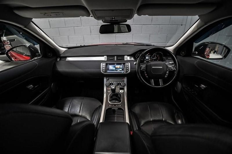 Used Land Rover Range Rover evoque SE 180 HP (132 kW) 2016 Red Estate