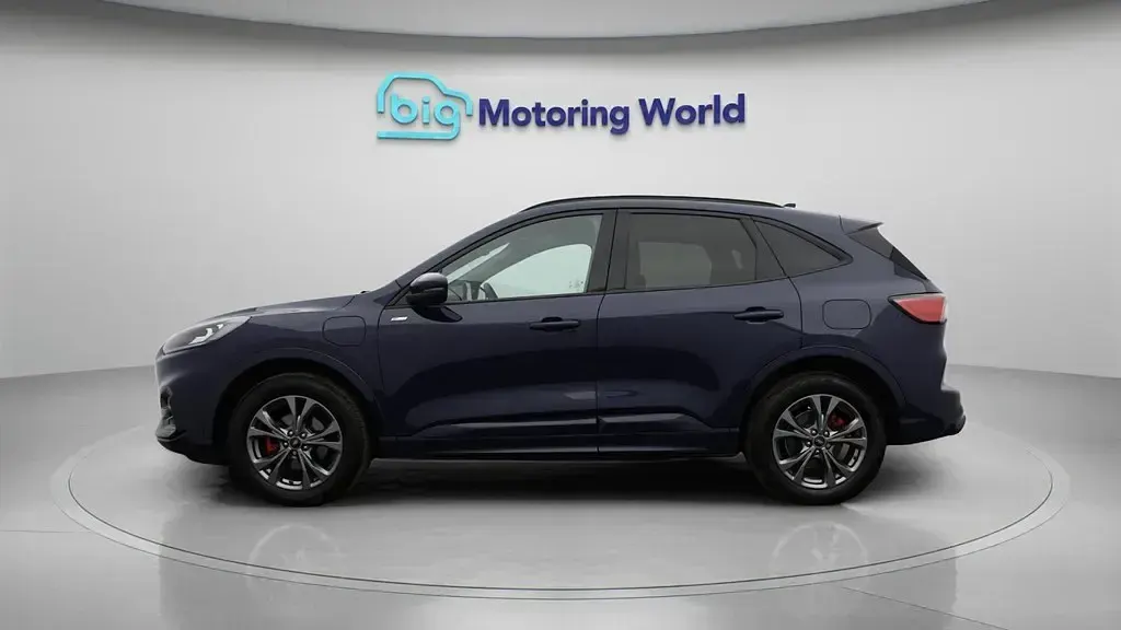 Usado Ford Kuga ST-Line 225 CV (165 kW) 2023 Azul SUV