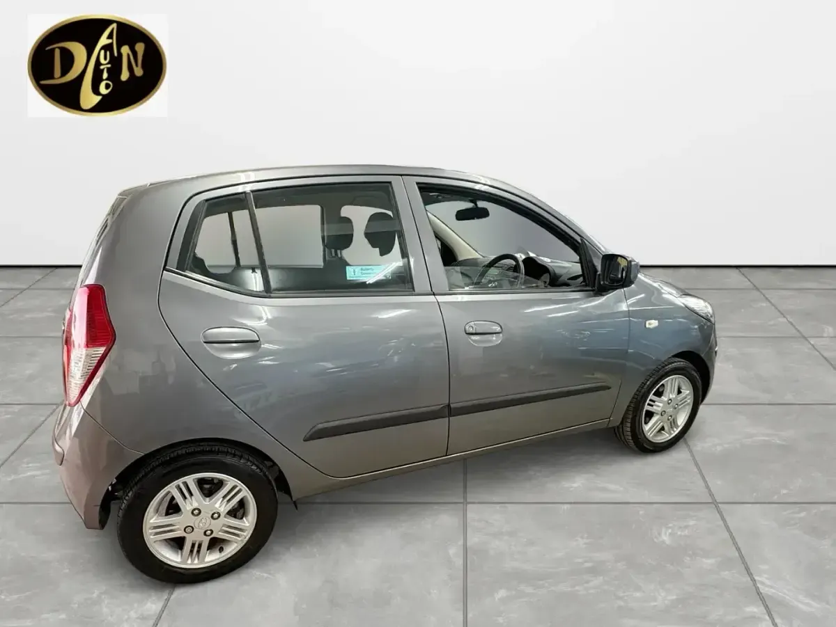 Used Hyundai i10 Comfort 86 HP (63 kW) 2011 Grey Hatchback