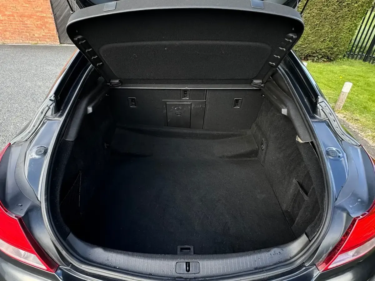 Used Vauxhall Insignia 2010 Black Hatchback