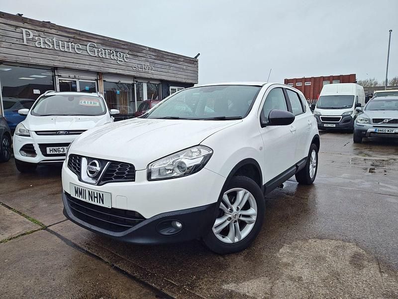 Used Nissan Qashqai Acenta 150 HP (110 kW) 2011 White SUV