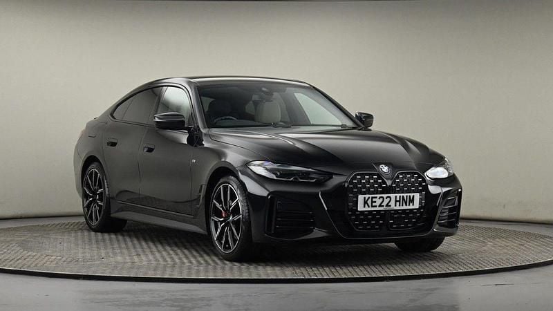 Sapphire black Used 2022 BMW 420 M Sport Coupe | £25,100 (Good price) - Image 1/4
