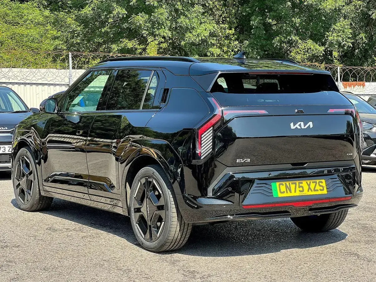 Used Kia EV3 GT-Line S 147 kW (201 HP) 2025 Black SUV