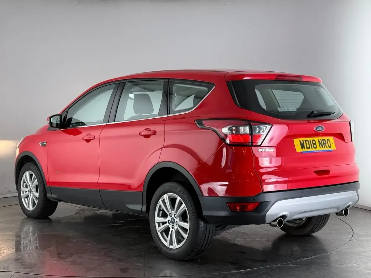 Second-hand Ford Kuga Zetec 150 CP (110 kW) 2018 Roșu SUV
