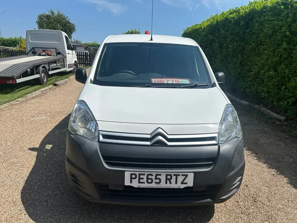 Used Citroën Berlingo 75 HP (55 kW) 2015 White MPV