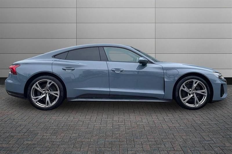 Used Audi e-tron GT quattro Design 389 kW (530 HP) 2022 Kemora grey Sedan