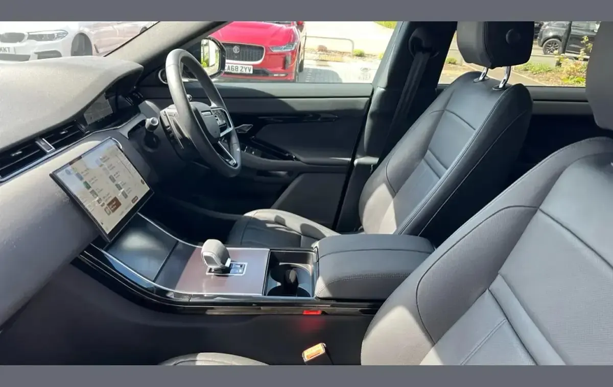 Used Land Rover Range Rover evoque SE Dynamic 204 HP (150 kW) 2025 Metallic  santorini black SUV