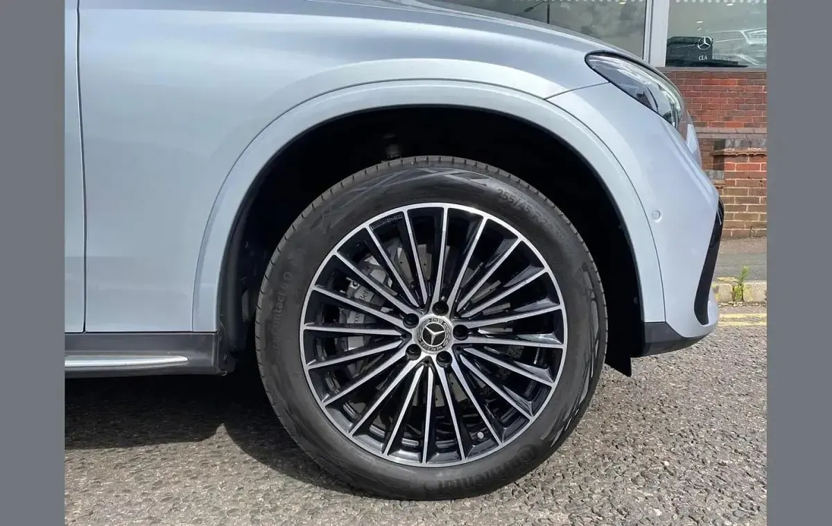 Used Mercedes GLC300 AMG line 309 HP (227 kW) 2025 High tech silver SUV