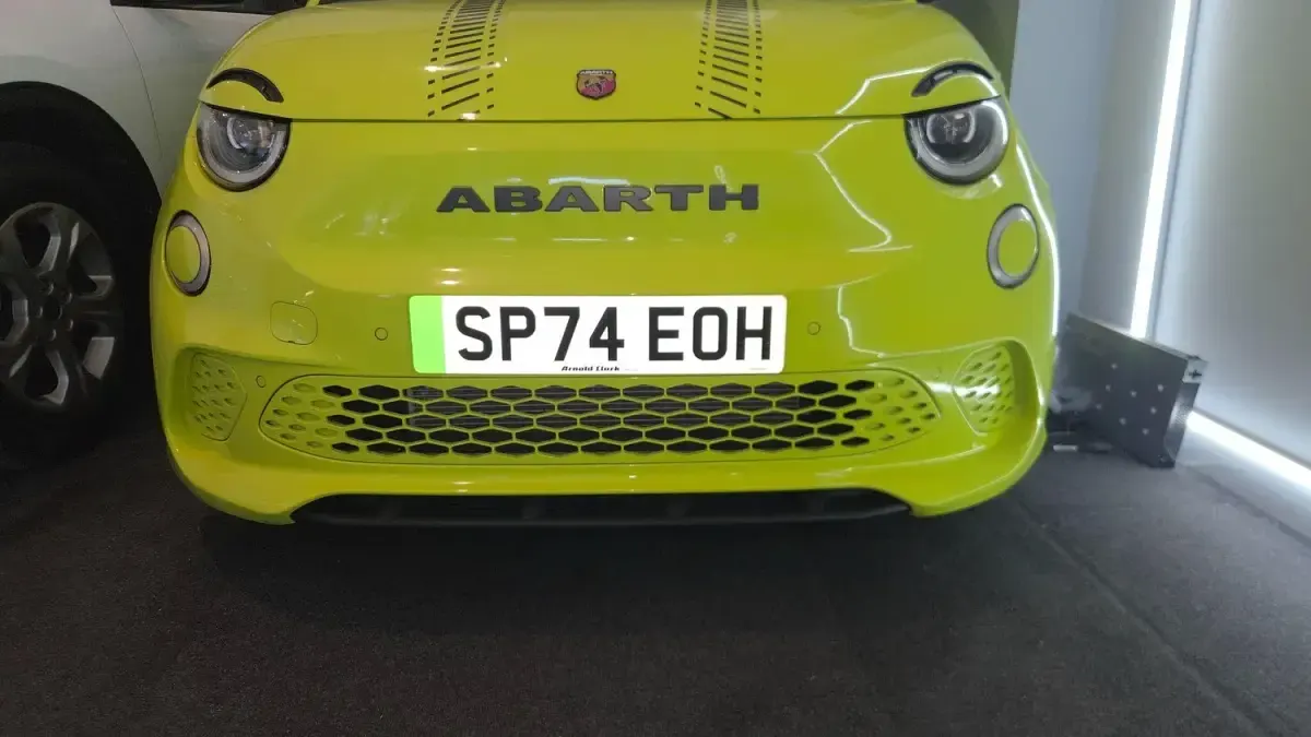 Used Abarth 500e Scorpionissima 114 kW (155 HP) 2024 Green Hatchback