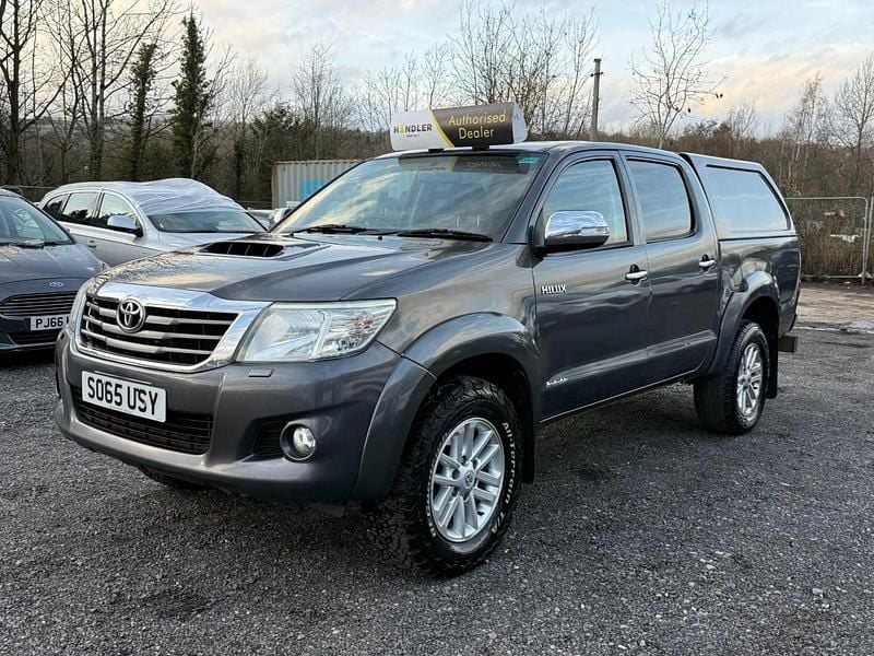 Used Toyota HiLux 171 HP (125 kW) 2016 Grey Pickup