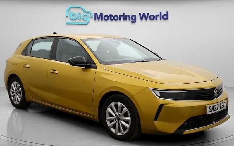 Used 2025 Vauxhall Astra Design Edition Hatchback | £13,700 (Super price) - Image 1/4