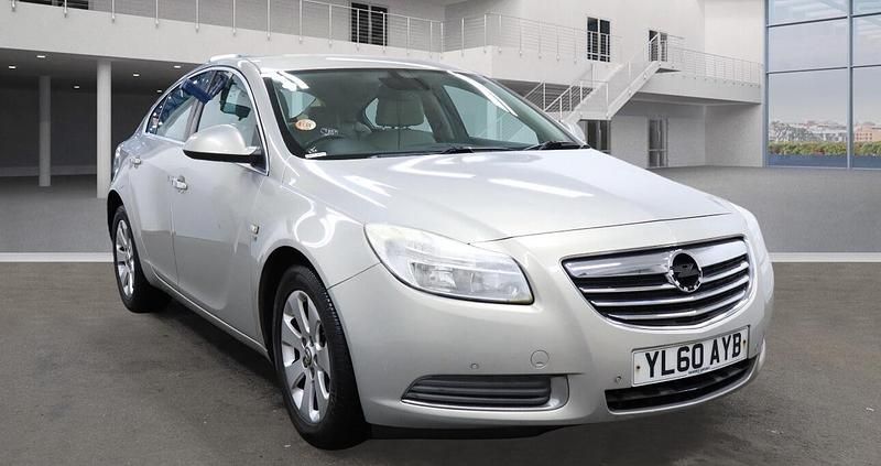 Silver Used 2010 Vauxhall Insignia Hatchback | £1,499 (Fair price) - Image 1/4