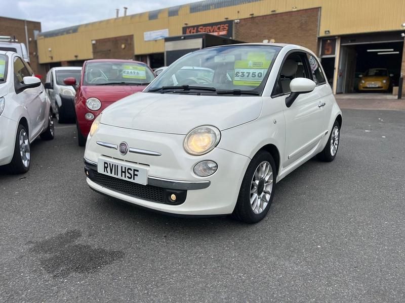 White Used 2011 Fiat 500 Lounge Cabriolet | £3,750 (Fair price) - Image 1/4