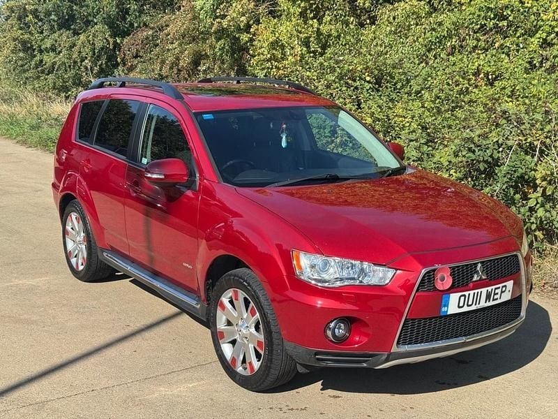 Red Used 2011 Mitsubishi Outlander SUV | £2,490 (Good price) - Image 1/4